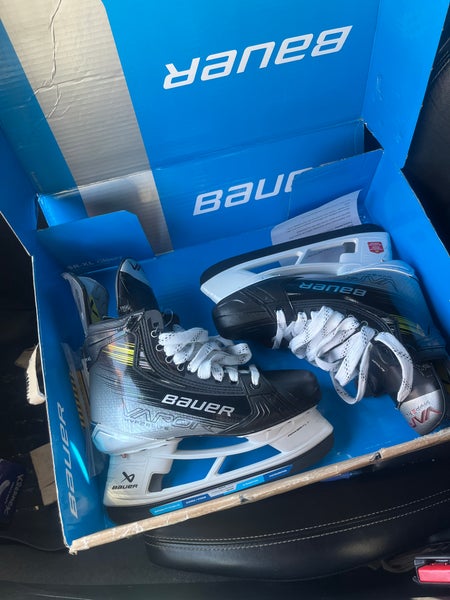 NIB BAUER VAPOR HYPERLITE 2 SKATES SIZE 8 FIT 3 NEW