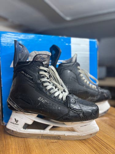 Bauer Supreme Shadow Hockey Skates - Senior 10.5 / Regular Width (Good Condition)