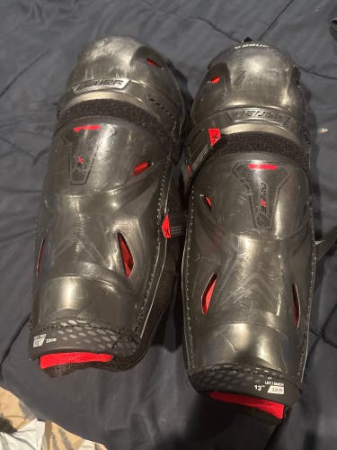 Intermediate Bauer Vapor 3X Pro 13" Shin Pads (Used)