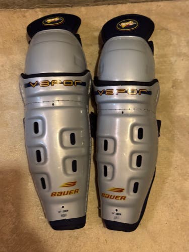 Intermediate Bauer Vapor 14" Shin Pads (Used)