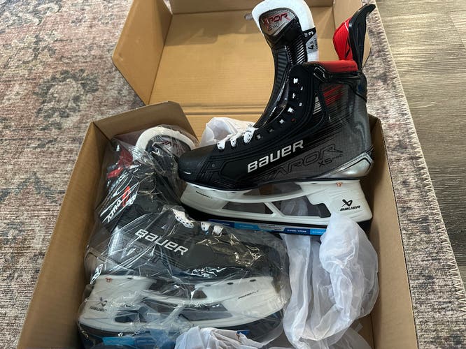 (New) Bauer Vapor X5 Pro Hockey Skates Size 4.5 Fit 3