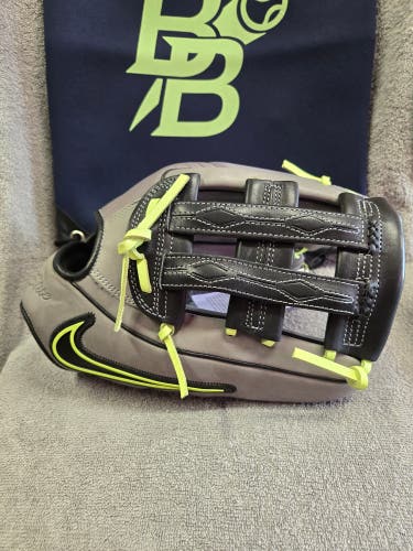 Nike Vapor Elite Outfield - 12.75" (New) - FAST SHIPPING!!