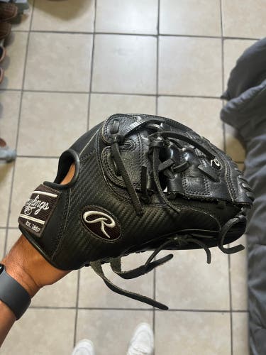 Rawlings Heart of the Hide RH Pitcher's Baseball Glove 11.75" (Used)