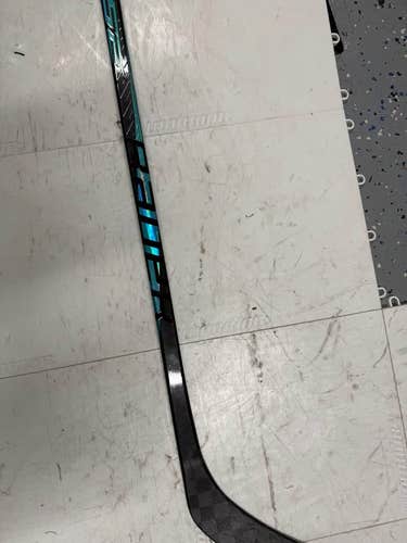 NEW Senior Bauer Pulse Left Hand Hockey Stick P92 77 Flex (New)