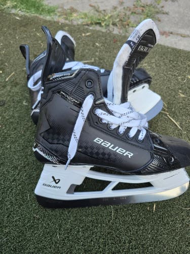 Bauer Supreme Shadow Hockey Skates Regular Width Size 6.5 (Used)