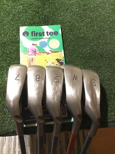 Ping Ladies G5L Irons Set (7-PW-SW) ULT 50 I Graphite Shafts (Read)