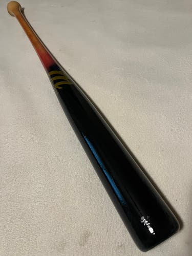 Marucci 33.5”/31oz Pro Cut Maple Wood Baseball Bat Blem Black/Red Natural