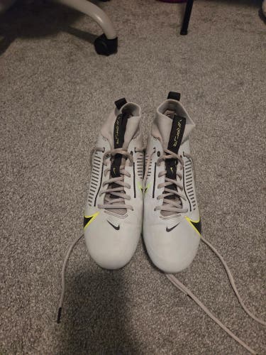 Men's Size M 9.0 (W 10.0) Nike (Used)