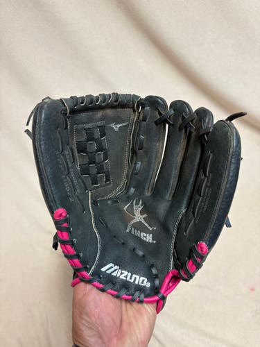 RH Mizuno Finch Softball Glove 11.5" (Used)