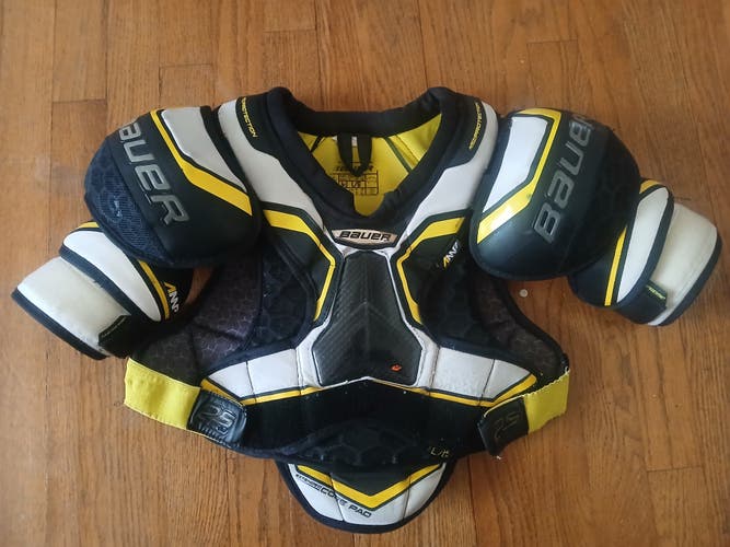 Large Junior Bauer Supreme 2S Pro Shoulder Pads (Used)