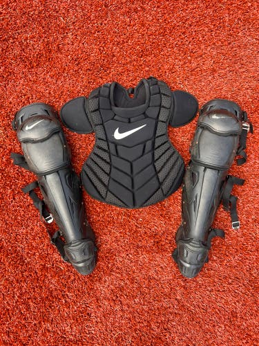 15” Nike Diamond Elite Catcher's Set