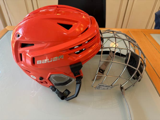 Small Bauer Re-Akt 155 Helmet (Used)