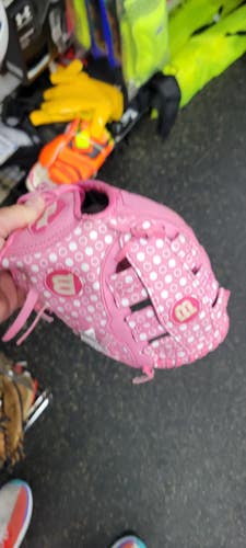 Used Wilson TBALL 9.5 BB/SB Glove RH Throw Pink 9 1/2" 11497-C000159321