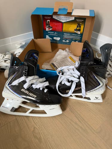 Black 2025 Bauer Vapor Flylite Hockey Skates 8 (New)