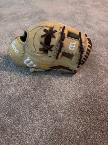Wilson A2000 RH Infield Baseball Glove 12" (New)