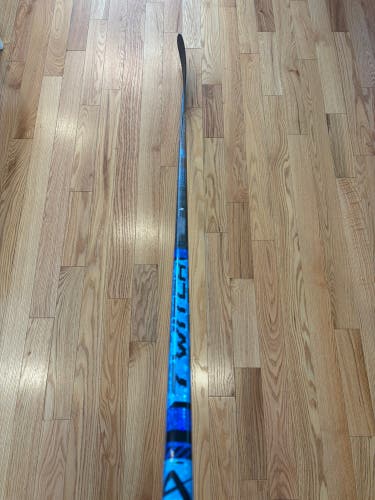 Senior Bauer Twitch Right Handed Hockey Stick P92 87 Flex (Used)