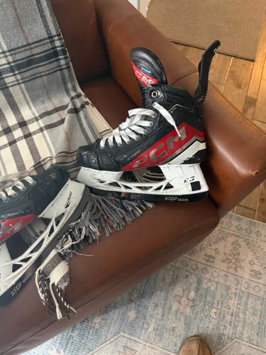 2023 CCM JetSpeed FT6 Hockey Skates Regular Width 7 (Used)