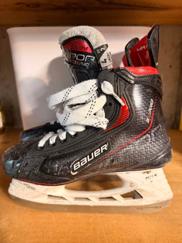 2021 Bauer Vapor 3X Pro Hockey Skates Size 4 (Used)