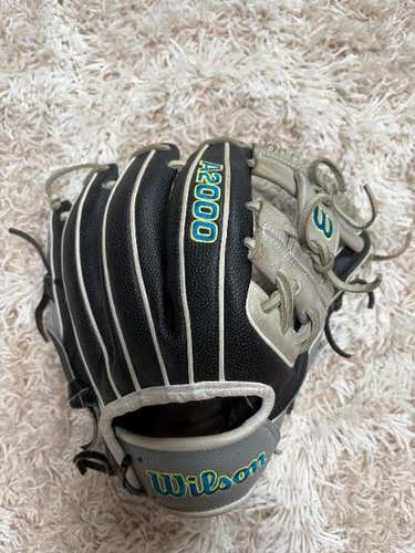 Wilson RH A2000 1786 Baseball Glove 11.5" (Used)