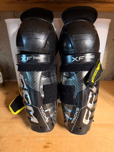 Youth CCM Tacks XF Pro 10" Shin Pads (Used)