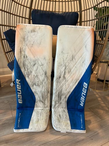 Large Bauer Vapor Hyperlite 2 Goalie Leg Pads (Used)