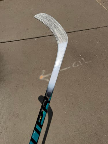 Intermediate Bauer Pulse Right Handed Hockey Stick P92 65 Flex (Used)