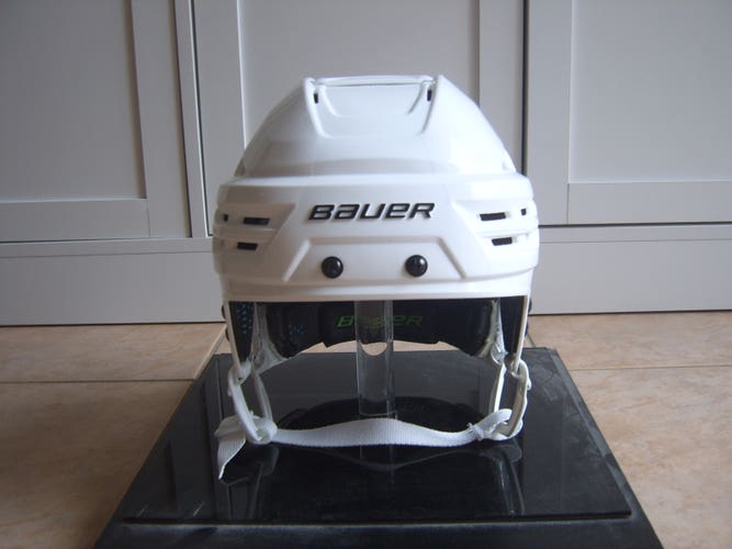 Brand New Never Used Bauer Re-Akt 85 Senior Hockey Helmet sz Large