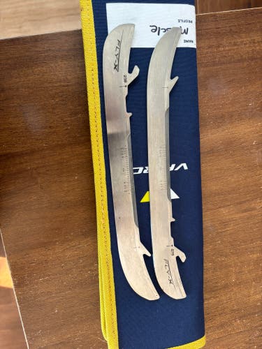 Bauer Fly-X 238 mm (Used)