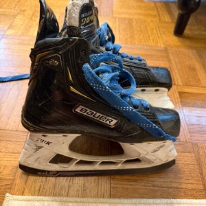 2018 Bauer Supreme 2S Pro Hockey Skates Regular Width Size 3.5 (Used)