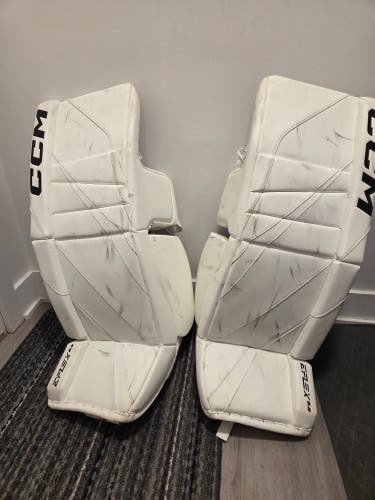 32" CCM EFlex 6.9 Regular Goalie Full Set (Used)