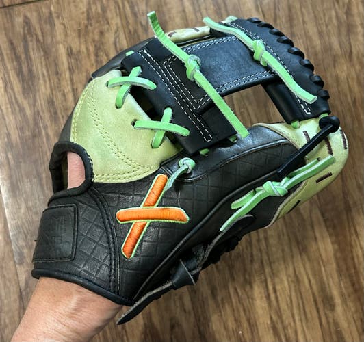 Absolutely Ridiculous RH Infield Baseball Glove 11.5" (Used)
