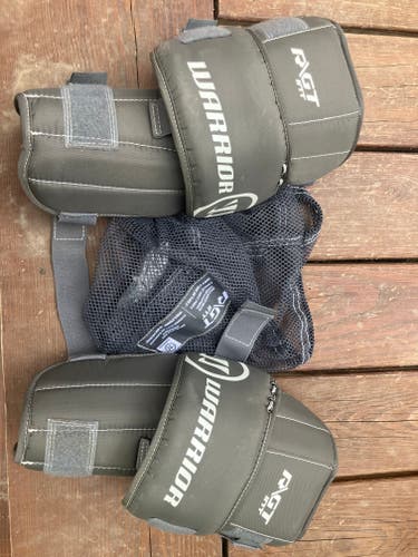 Warrior Ritual G7 Goalie Knee Guards - Intermediate (INT) - MINT / CLEAN