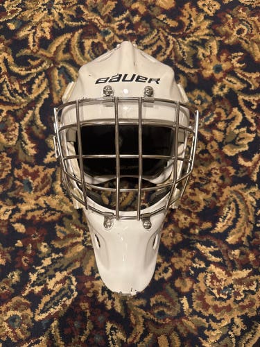 Senior Medium Bauer 940 Goalie Mask (Used)