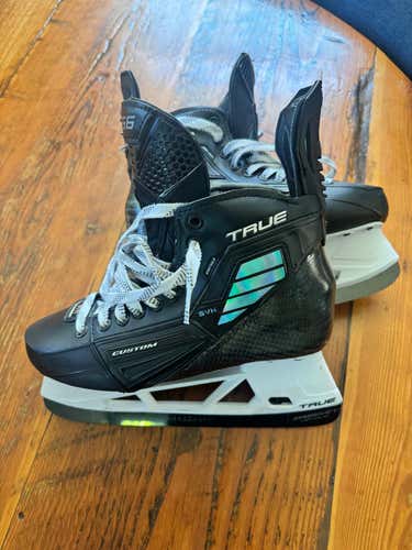 2026 True SVH Pro Hockey Skates Regular Width Pro Stock 8 (Used 3 times)