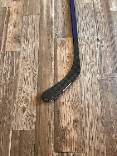 Senior Pro Blackout Right Handed Hockey Stick Mid Pattern 75 Flex (Used)