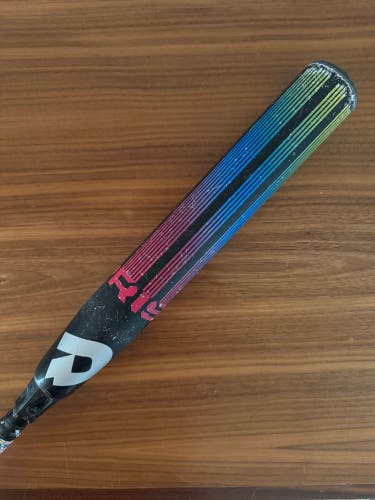 DeMarini Prism 30/19 (-11) Fastpitch Softball Bat