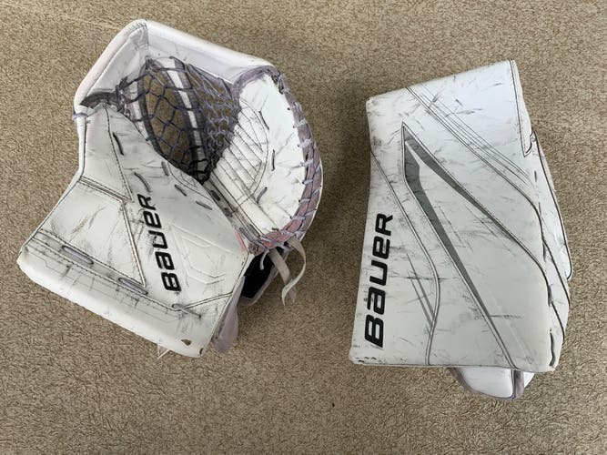 Bauer Supreme M5 Pro Regular (Used)…..,,,,,,