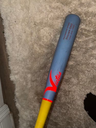 Custom 2023 Victus Tatis Maple Bat (-3) 29 oz 32" (New)