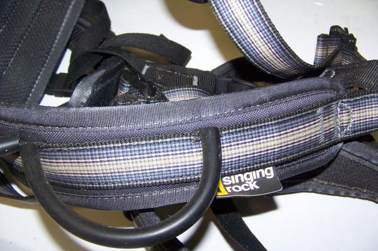 Singing Rock Climbing Rope Harness, Medium