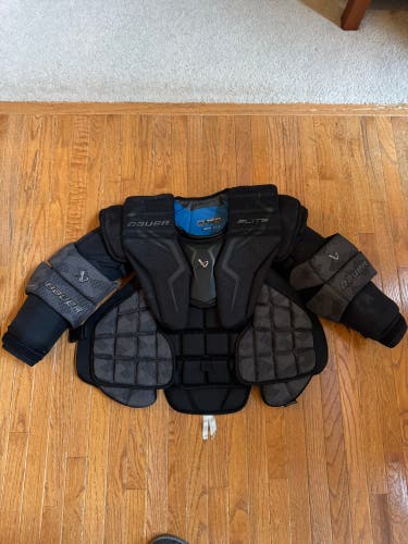Medium Bauer Elite Goalie Chest Protector (Used)