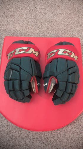 CCM HGTKPP Gloves 13" Pro Stock (Used)