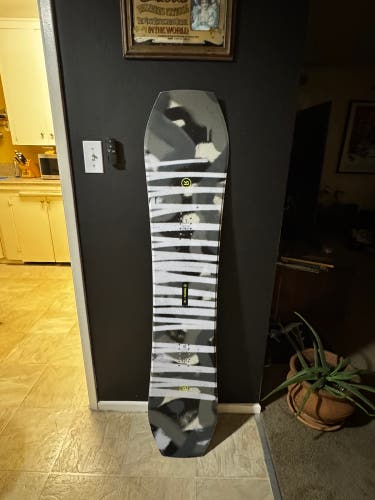 Unisex Ride Twinpig Snowboard All Mountain Without Bindings True Twin 151 cm (Used)