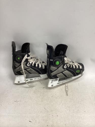 Used Reebok 5K PUMPS Junior Hockey Skate Junior 02.5 11851-S000048571