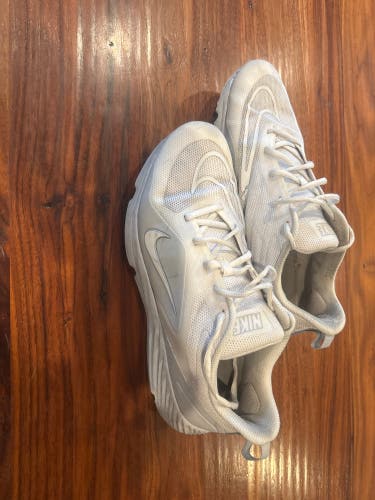 Unisex Size M 12.0 (W 13.0) Adult Nike Huarache Turf Cleats (Used)