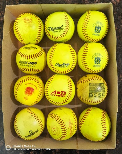 Softball 12 pack 11”（like new)）
