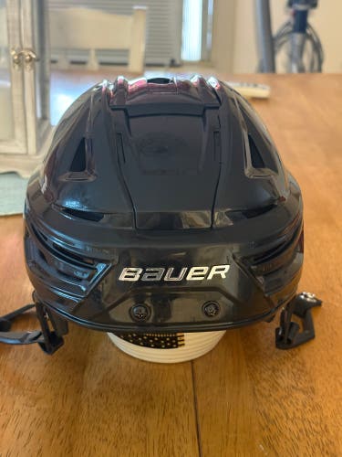 Medium Bauer Re-Akt 155 Helmet (Used)