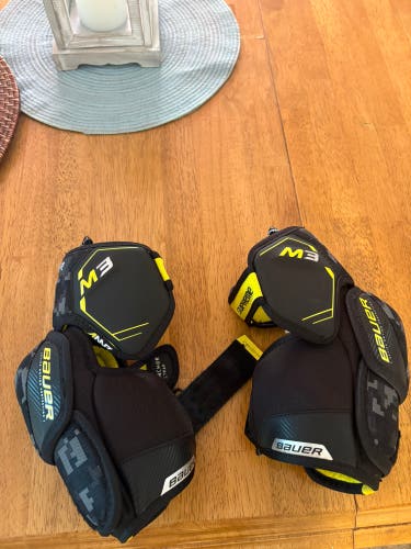 Junior Medium Bauer Supreme M3 Elbow Pads (New)