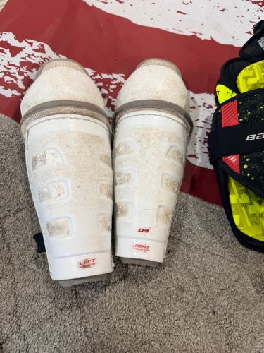 Youth CCM Tacks XF Pro 10" Shin Pads (Used)