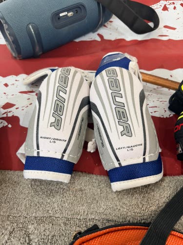 Junior Large Bauer Nexus 4000 Elbow Pads (Used)