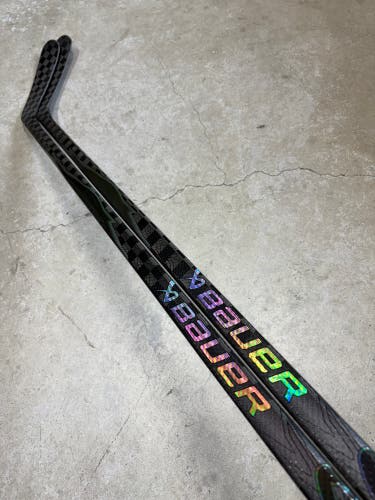 2 PACK 82 Flex P90TM Senior Bauer Flylite Right Hand Hockey Stick NCAA Pro Stock (New)
